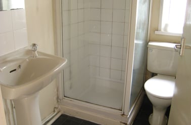 Jubilee Drive, Kensington, Liverpool - Image 2